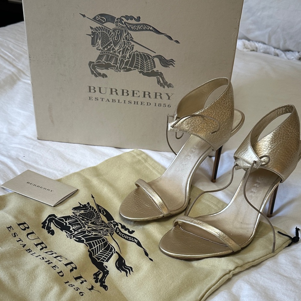 Burberry Gold Front Tie Heels 9.5